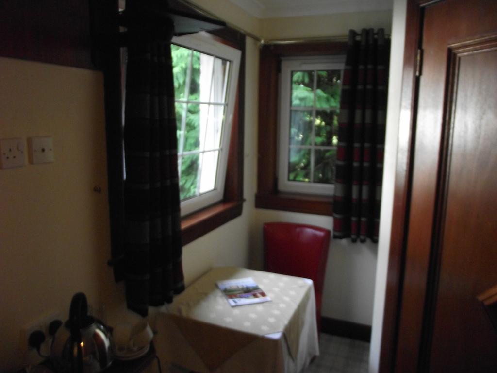 The Dalgarven House Hotel Kilwinning Bagian luar foto